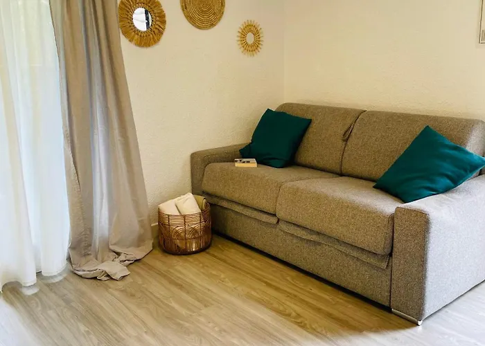 Studio Pour 2 Personnes, Piscine, Sur Port