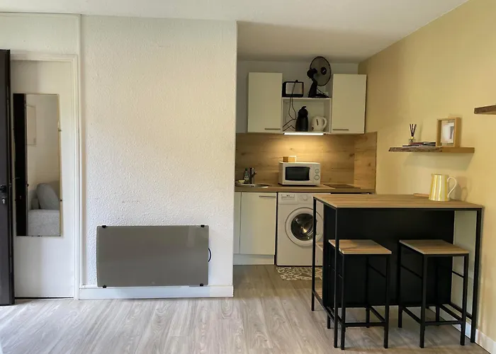 Studio Pour 2 Personnes, Piscine, Sur Port