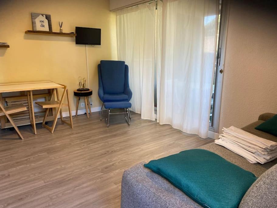 Appartement Pour 2 Personnes, Piscine, Sur Port *